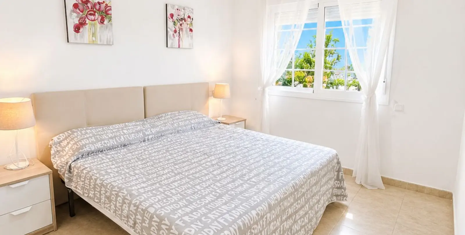 Sale of middle floor apartment in Estepona 10
