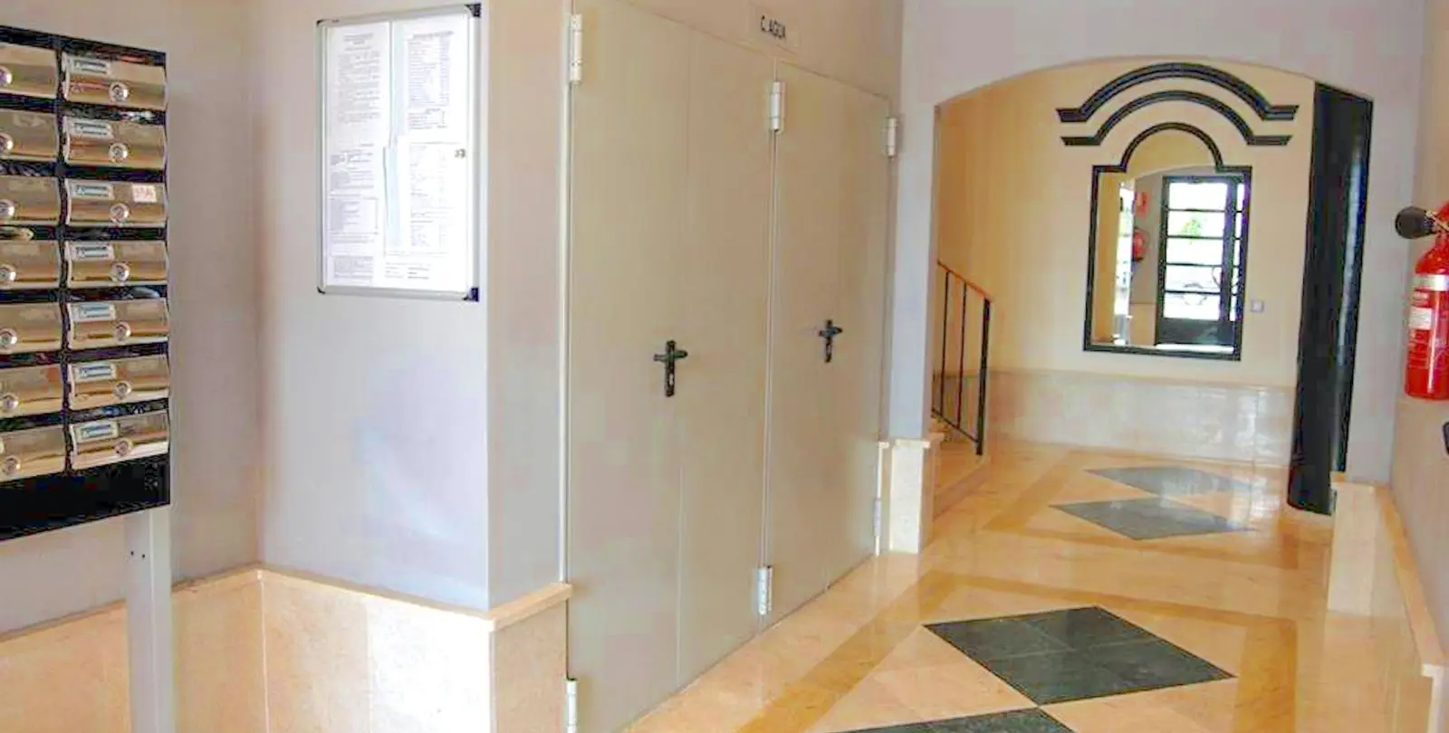 Sale of middle floor apartment in Estepona 14