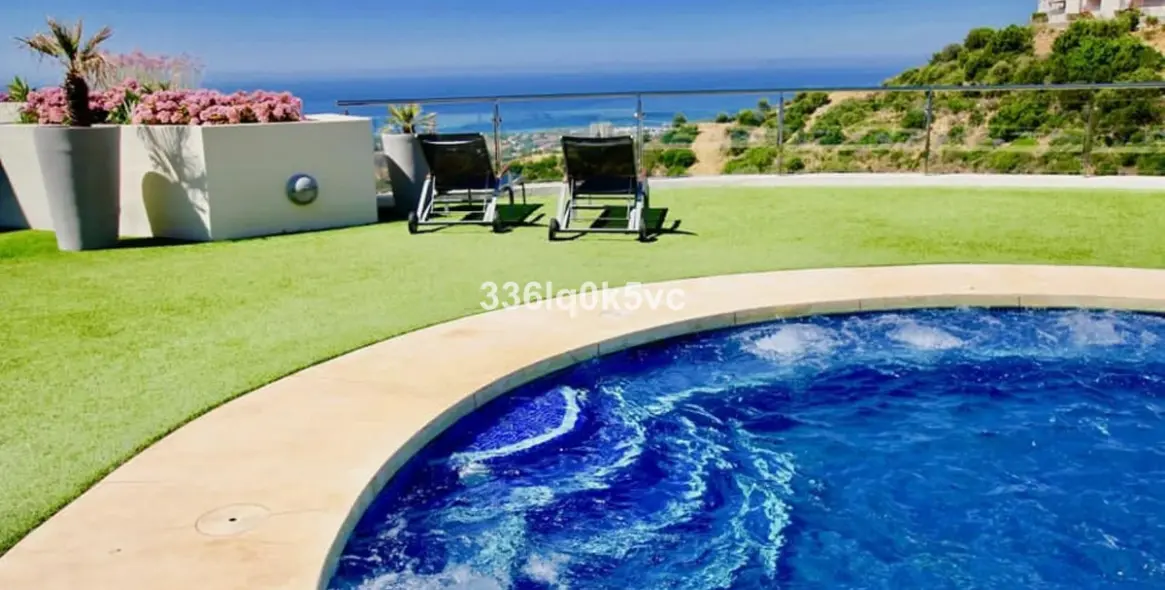 Краткосрочная аренда апартаментов на среднем этаже в Altos de los Monteros 1