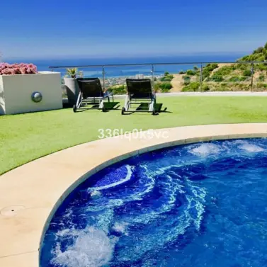 Short-term rent of middle floor apartment in Altos de los Monteros