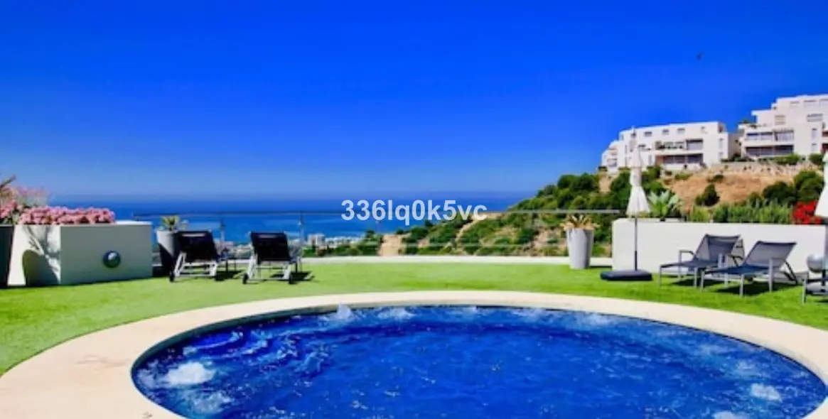 Краткосрочная аренда апартаментов на среднем этаже в Altos de los Monteros 2