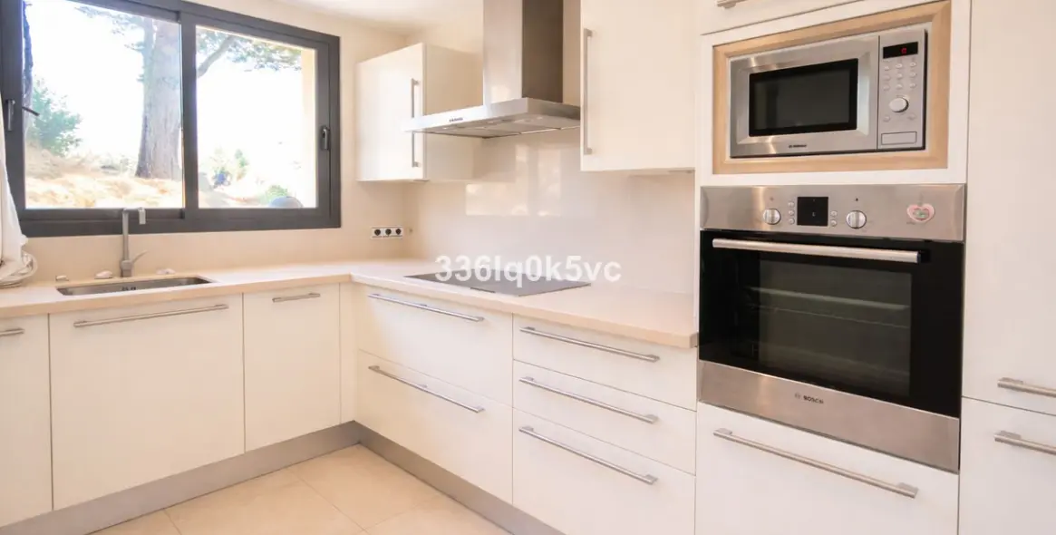 Краткосрочная аренда апартаментов на среднем этаже в Altos de los Monteros 15