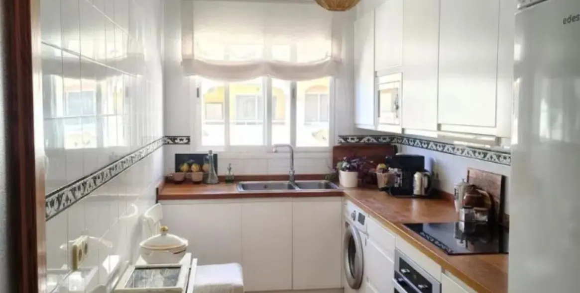 Sale of penthouse in Estepona 8