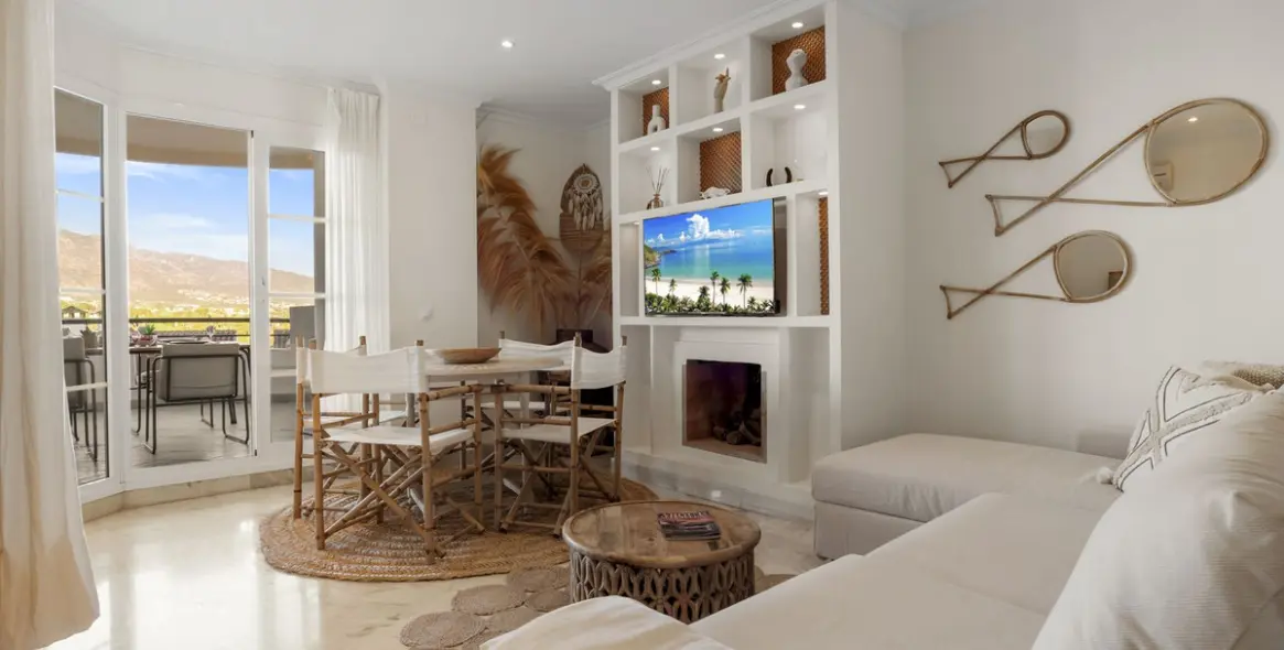 Sale of middle floor apartment in Nueva Andalucía 3