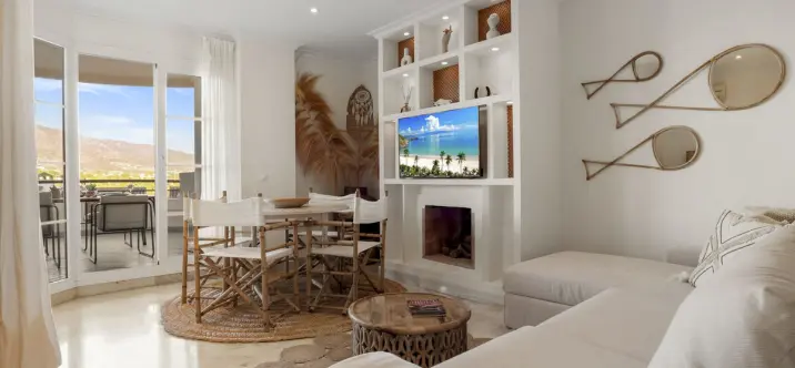 Sale of middle floor apartment in Nueva Andalucía 2