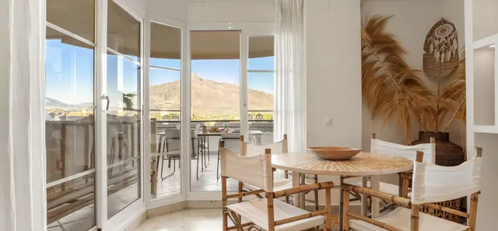 Sale of middle floor apartment in Nueva Andalucía 4