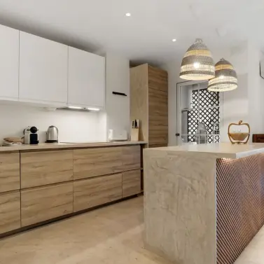 Sale of middle floor apartment in Nueva Andalucía