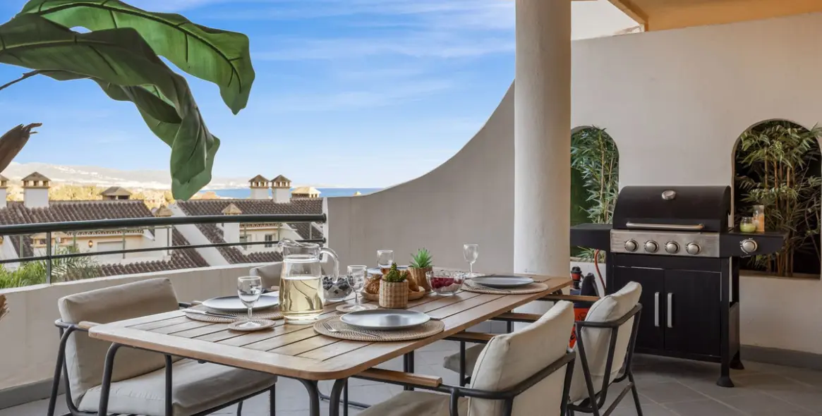 Sale of middle floor apartment in Nueva Andalucía 8