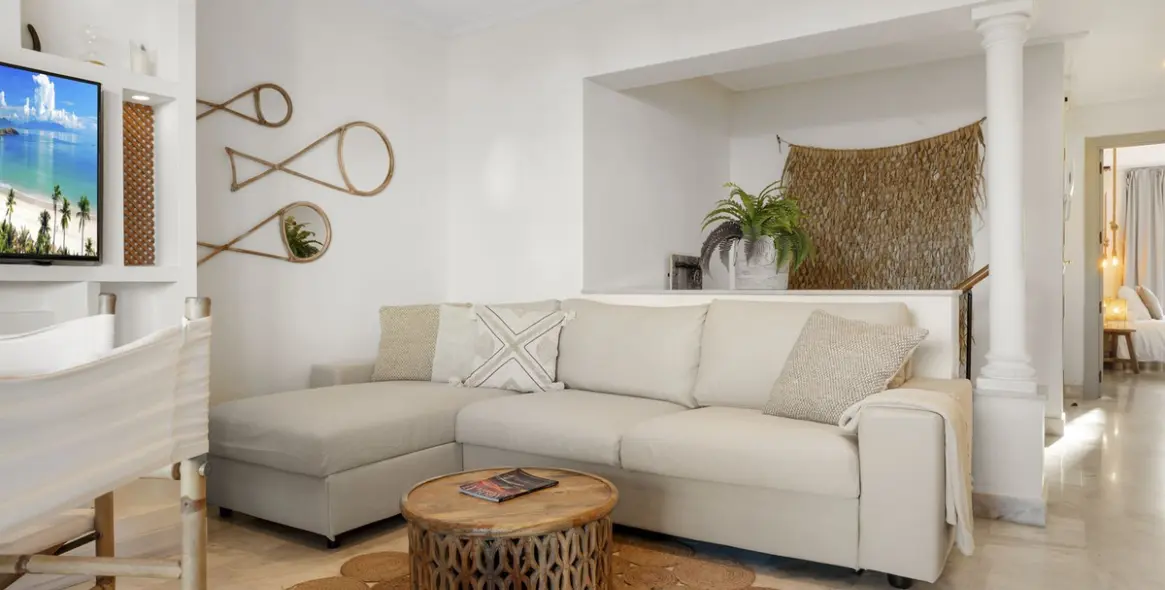 Sale of middle floor apartment in Nueva Andalucía 9