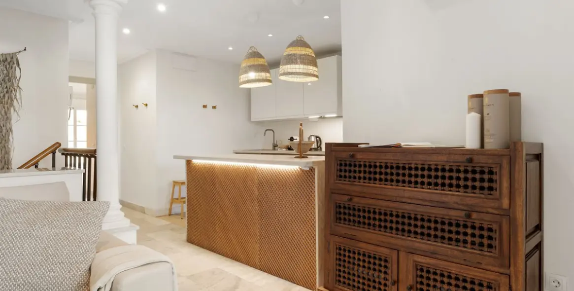 Sale of middle floor apartment in Nueva Andalucía 10