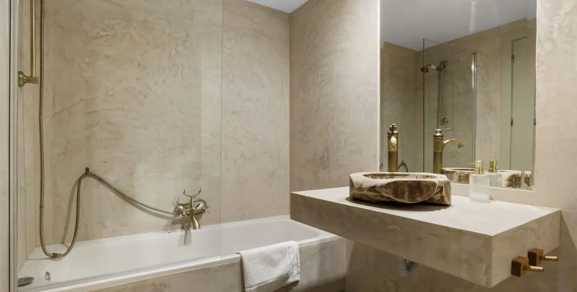 Sale of middle floor apartment in Nueva Andalucía 13