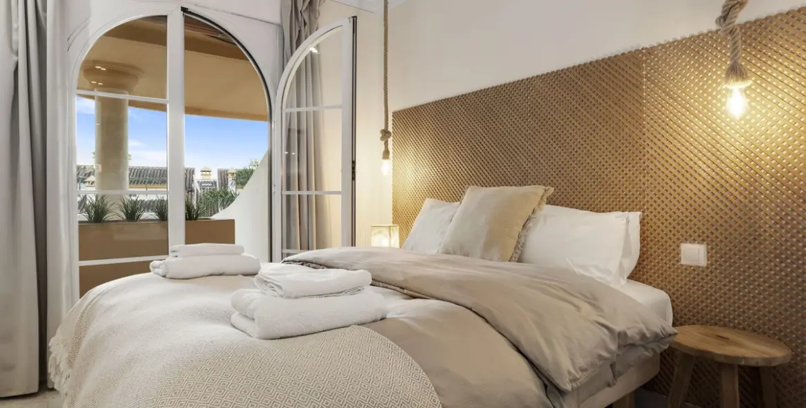 Sale of middle floor apartment in Nueva Andalucía 16