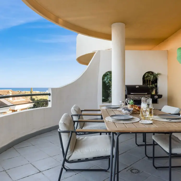 Sale of duplex in Nueva Andalucía