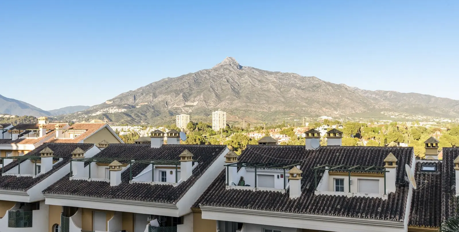 Sale of duplex in Nueva Andalucía 22