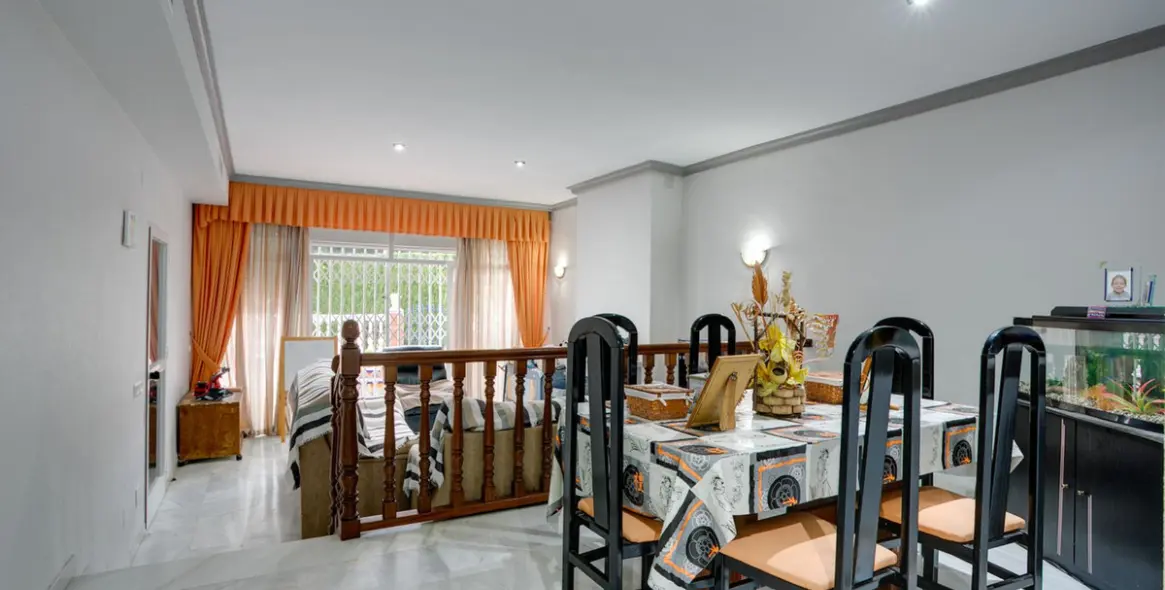 Продажа таунхауса в Estepona 4