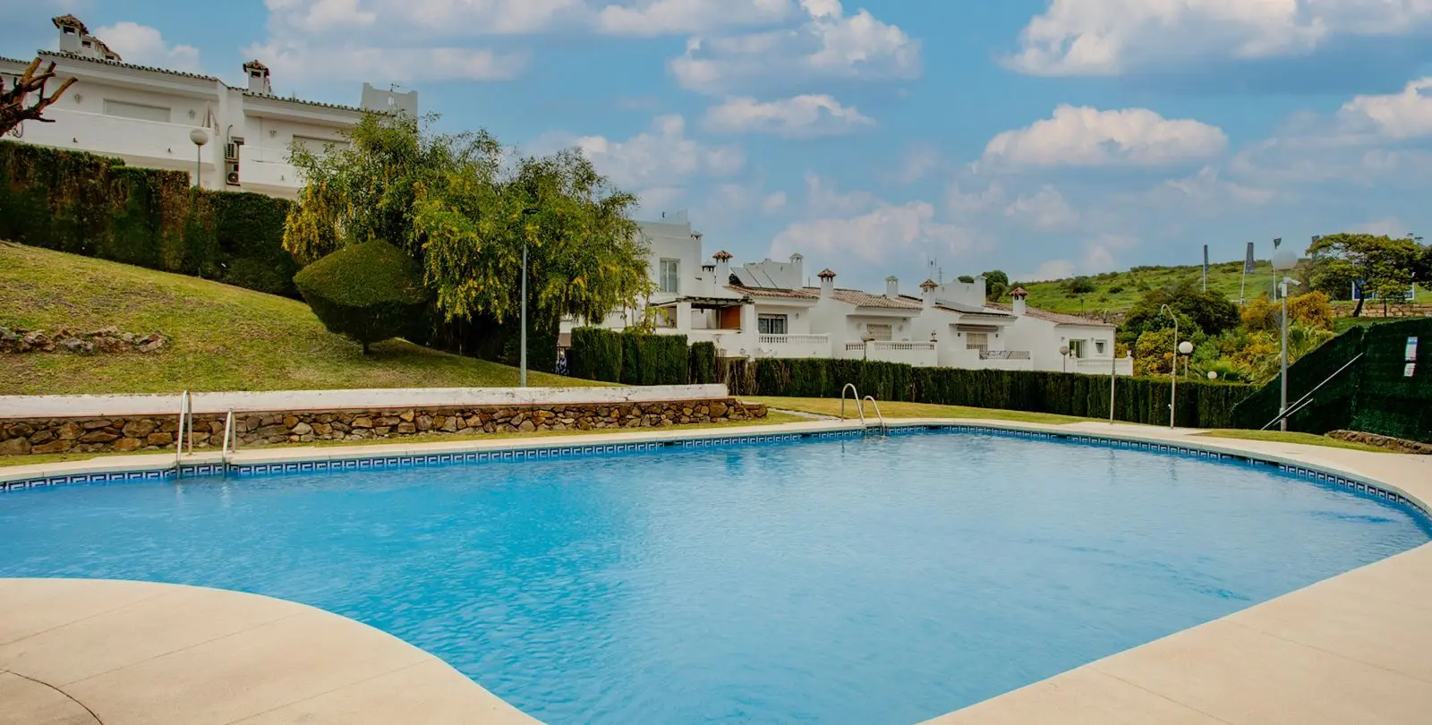 Sale of townhouse in Estepona 1