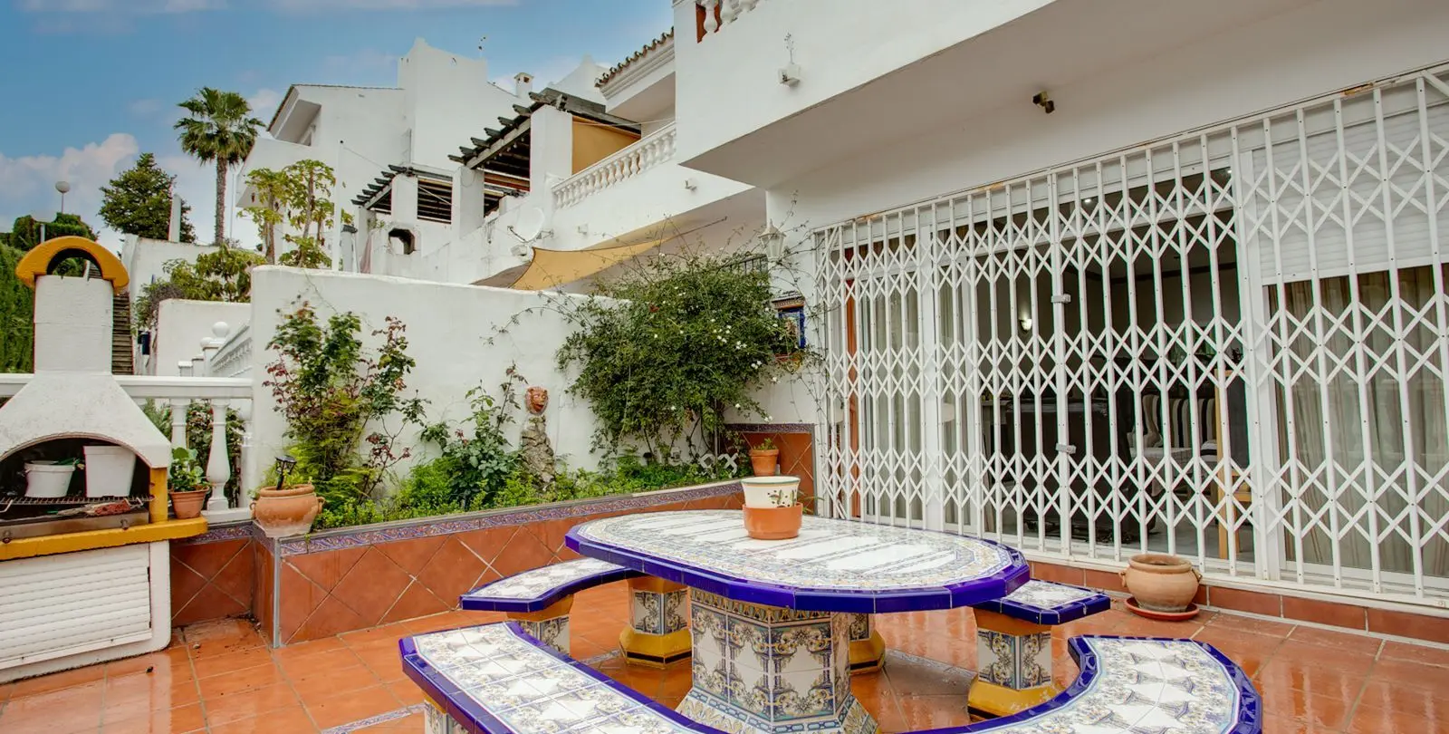 Sale of townhouse in Estepona 2