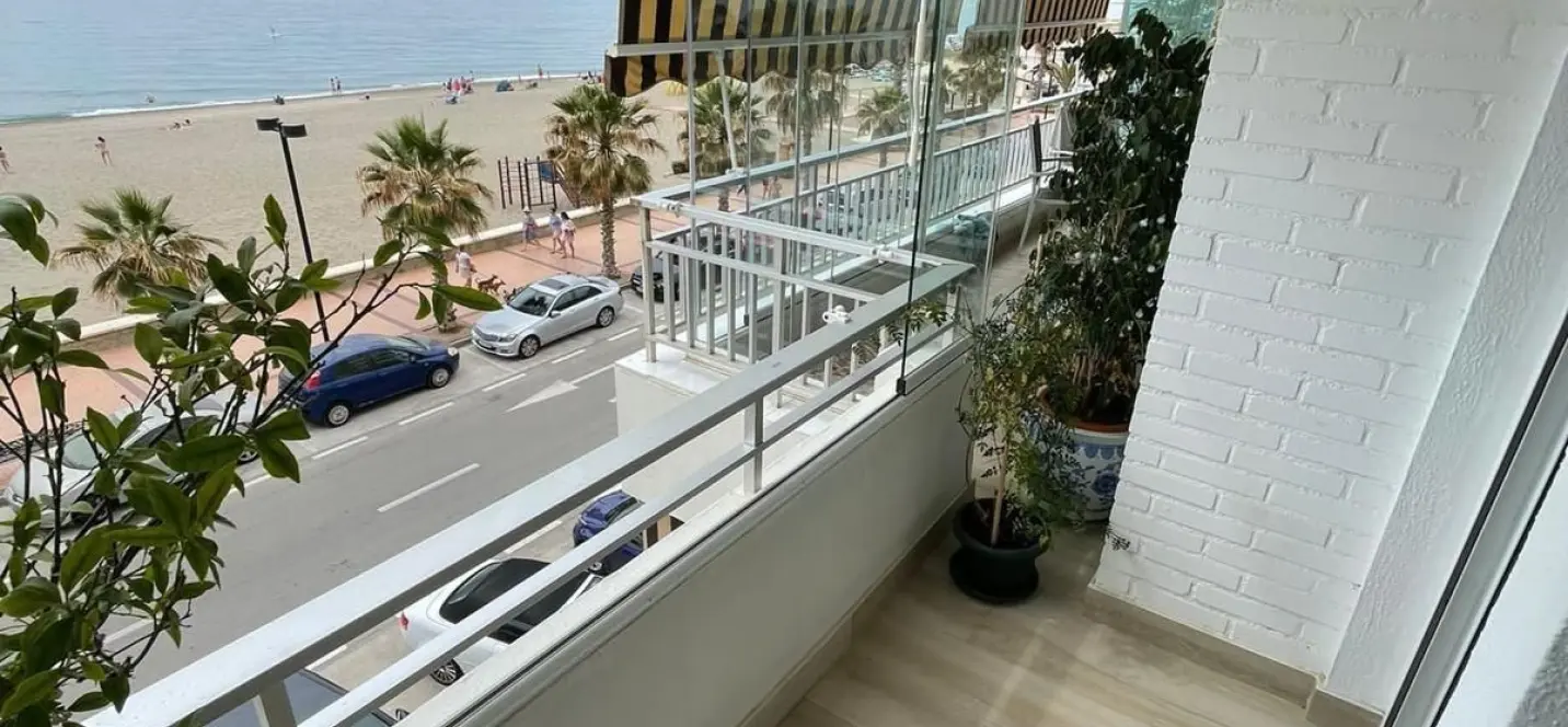 Sale of middle floor apartment in Fuengirola 0