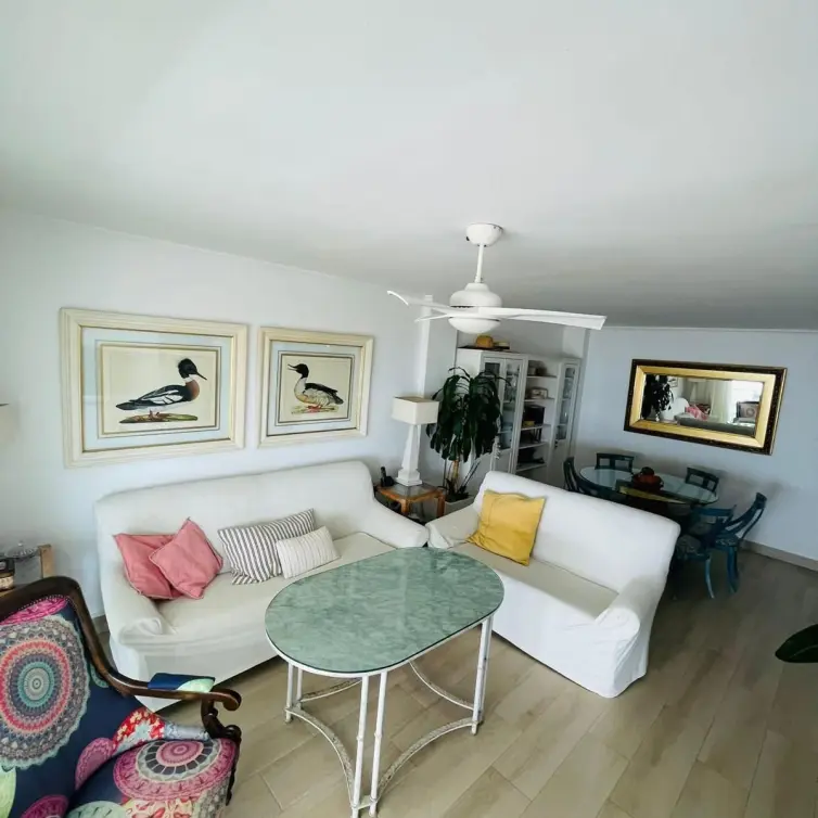 Sale of middle floor apartment in Fuengirola