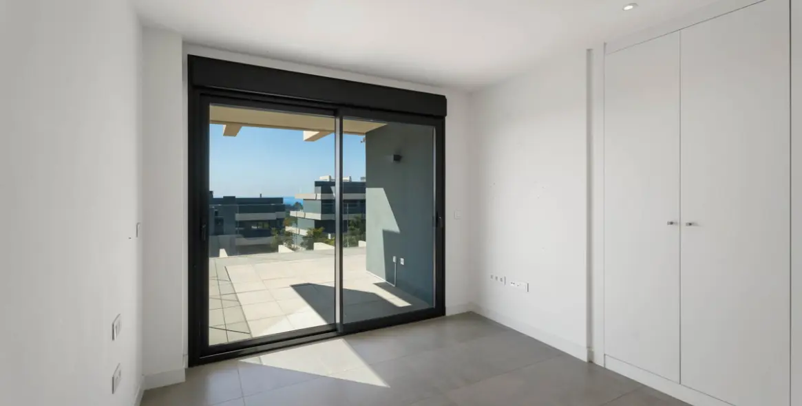 Sale of penthouse in Estepona 14