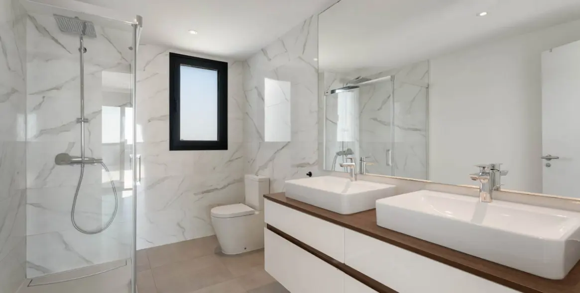 Sale of penthouse in Estepona 17