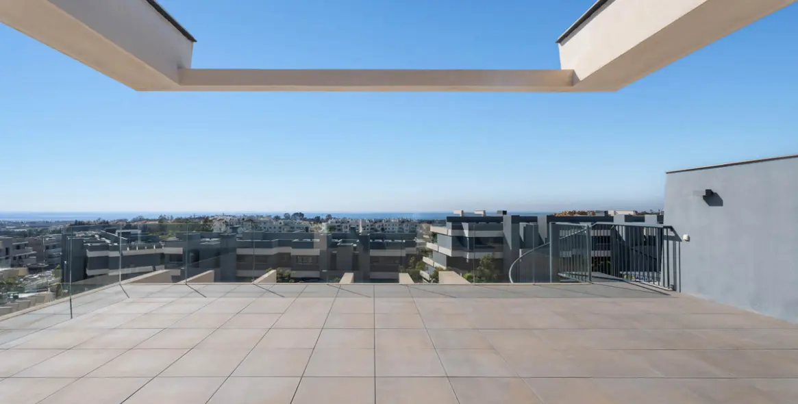 Sale of penthouse in Estepona 23