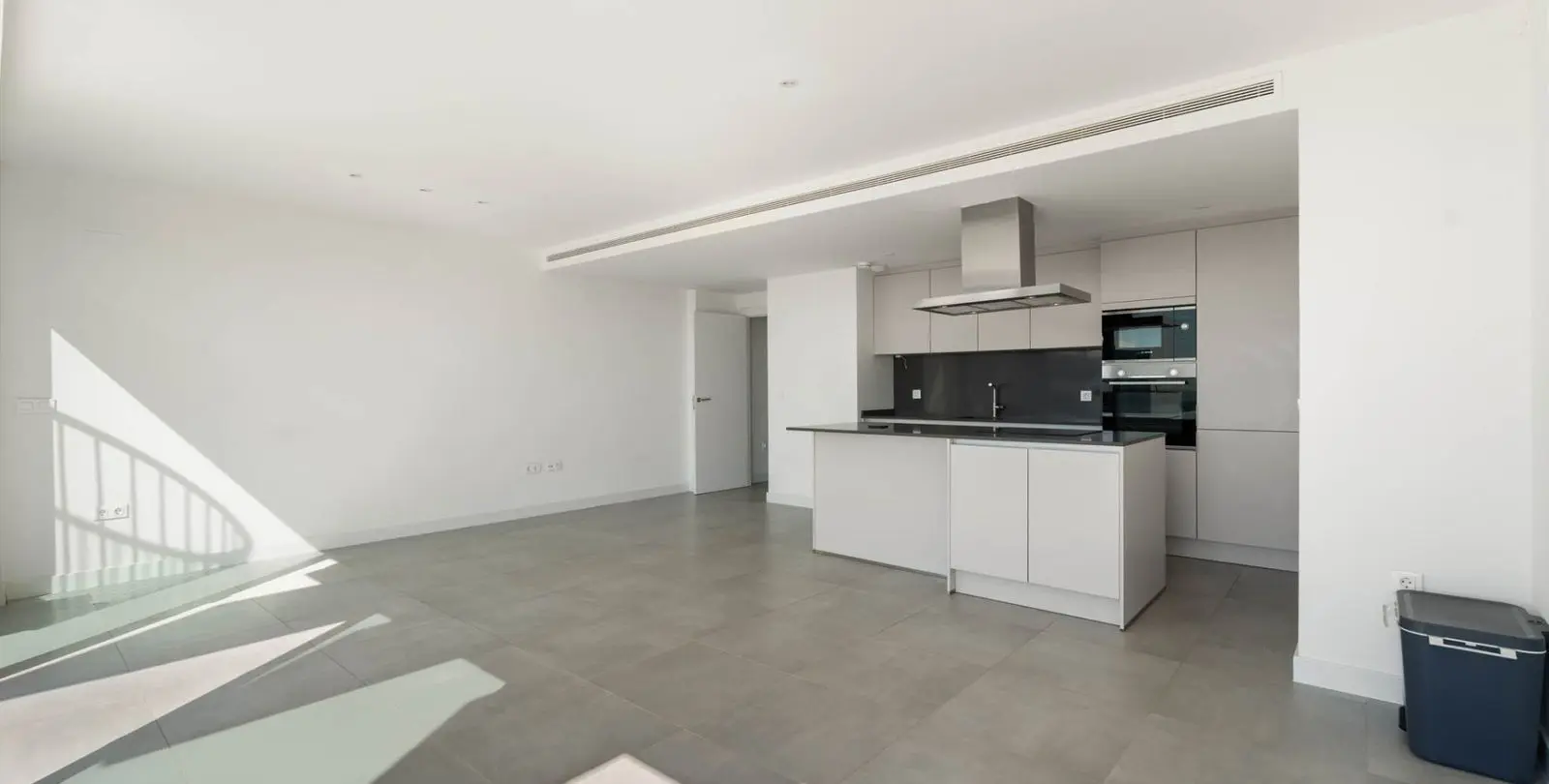 Sale of penthouse in Estepona 4