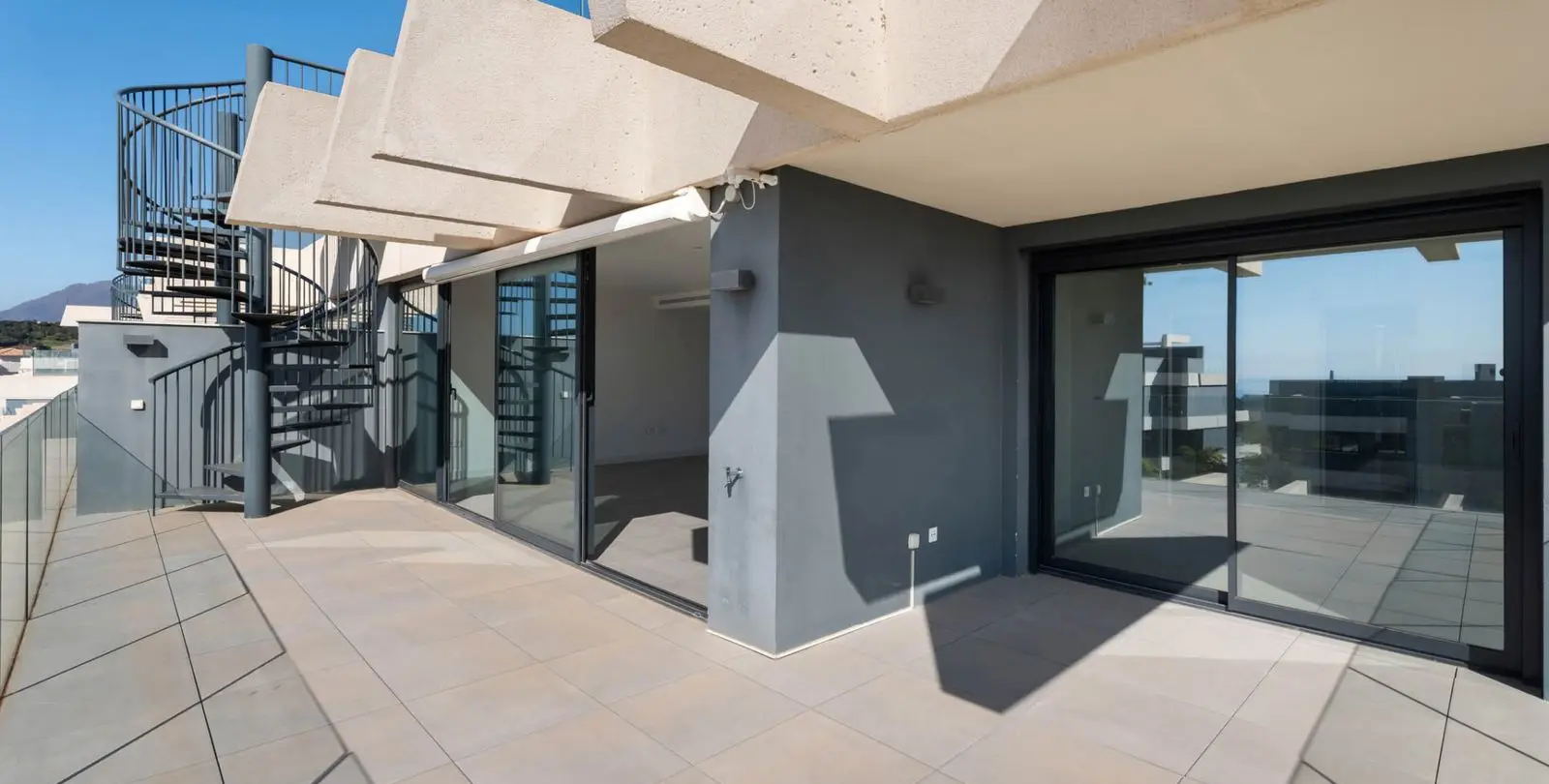 Sale of penthouse in Estepona 5