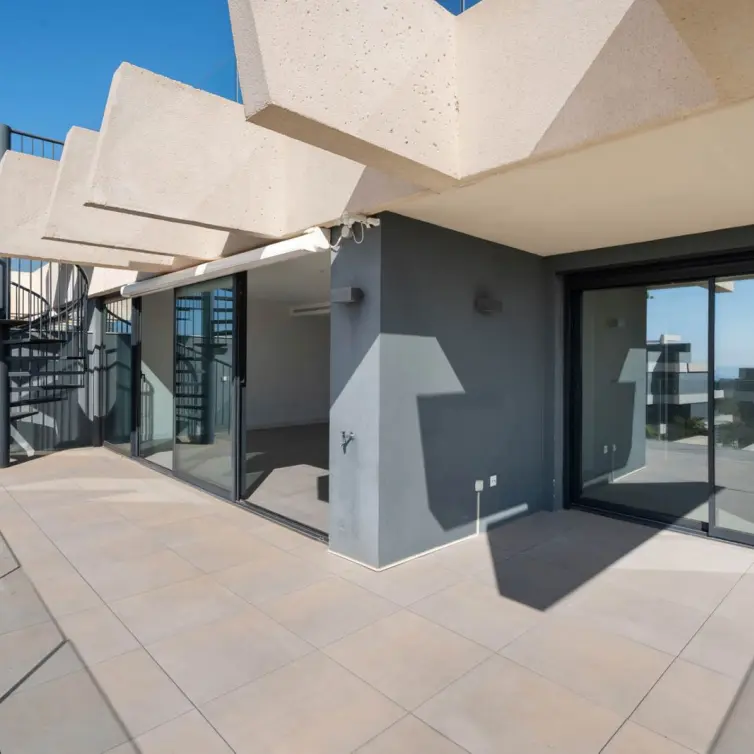 Sale of penthouse in Estepona