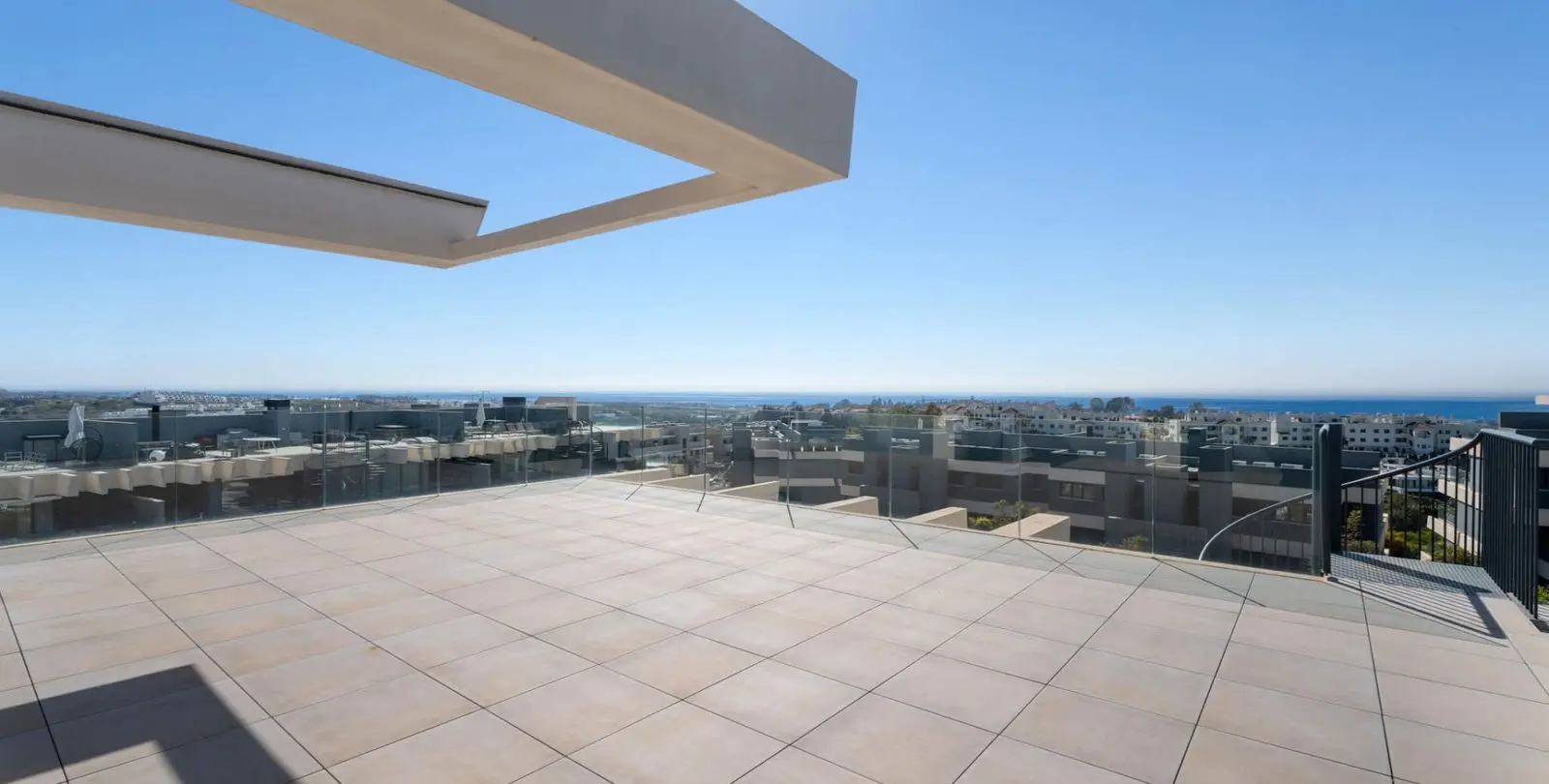 Sale of penthouse in Estepona 13