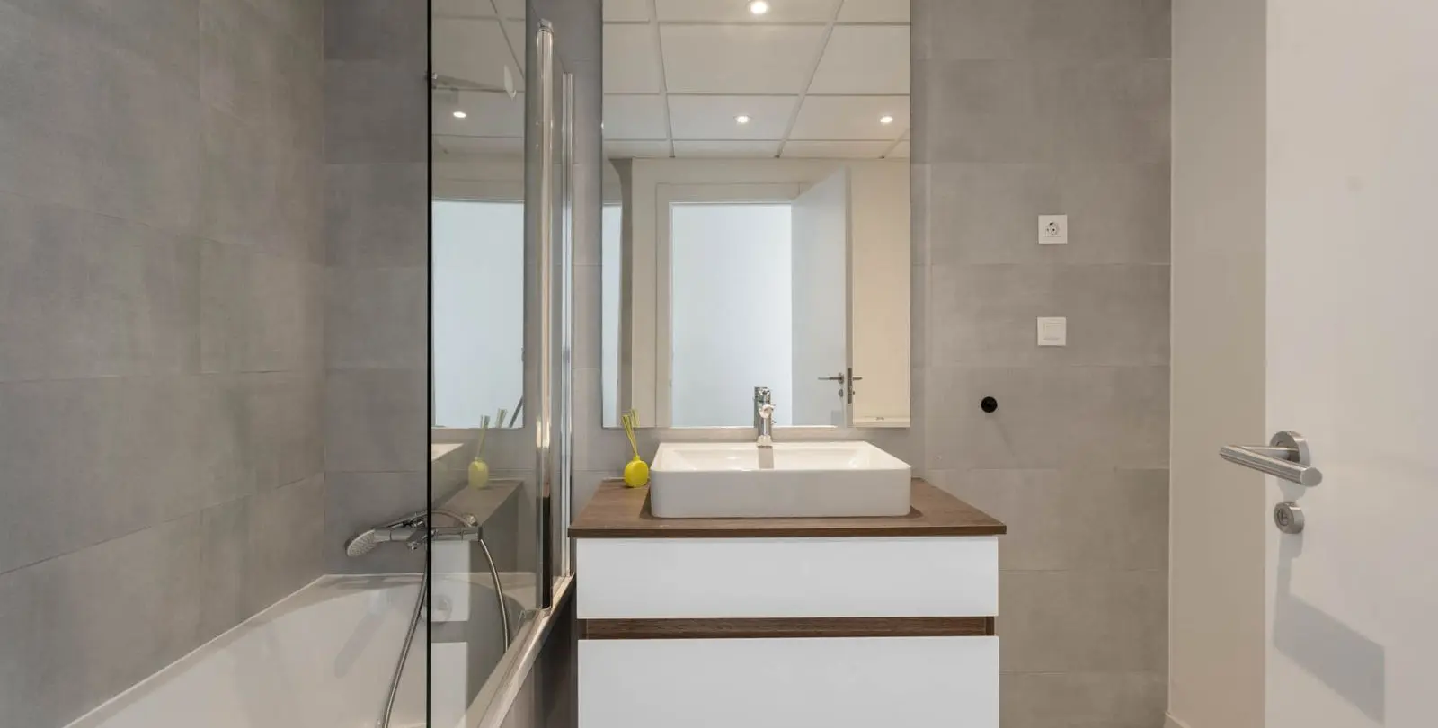 Sale of penthouse in Estepona 18
