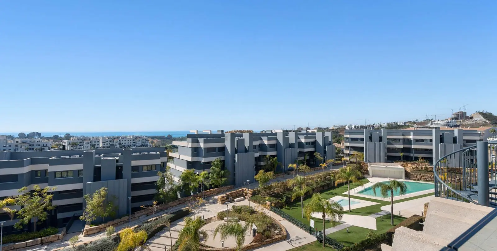 Sale of penthouse in Estepona 19