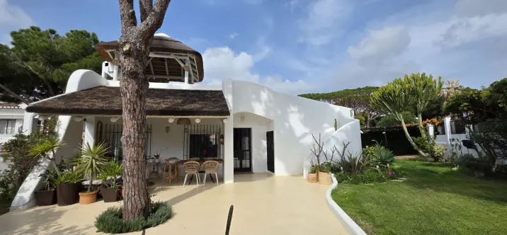 Продажа  отдельно стоящей виллы в Calahonda 0