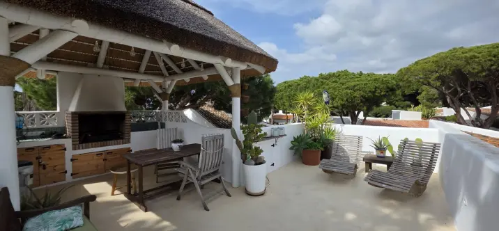 Продажа  отдельно стоящей виллы в Calahonda 2