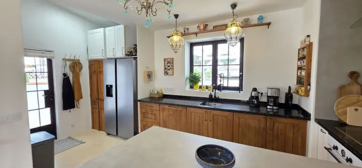 Продажа  отдельно стоящей виллы в Calahonda 3