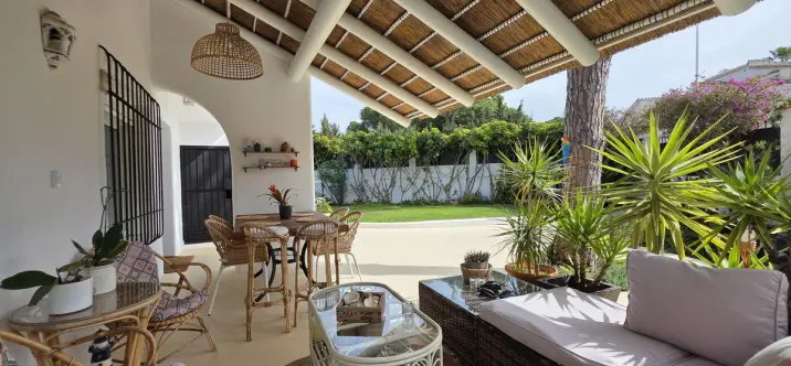 Продажа  отдельно стоящей виллы в Calahonda 4