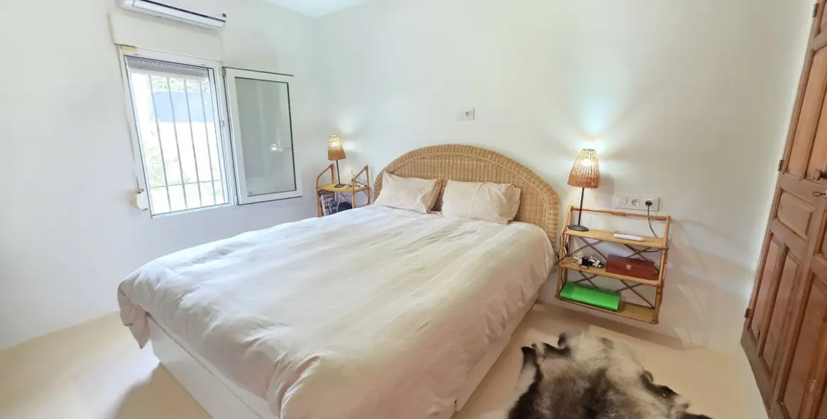 Продажа  отдельно стоящей виллы в Calahonda 10