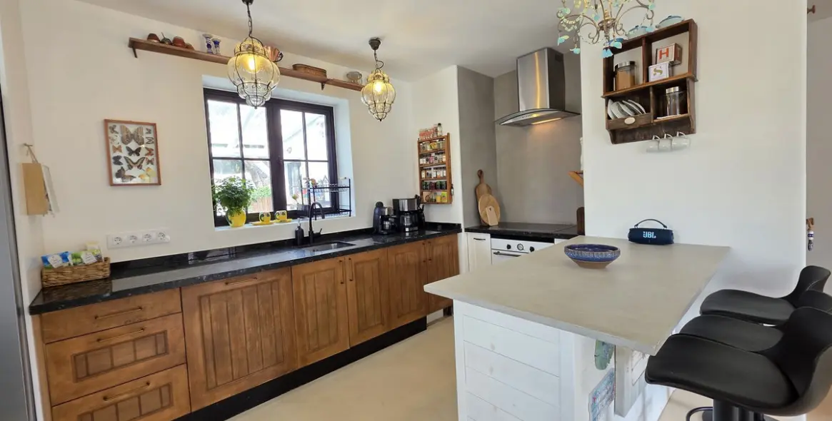 Продажа  отдельно стоящей виллы в Calahonda 16