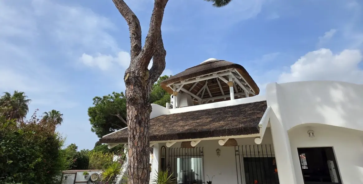 Продажа  отдельно стоящей виллы в Calahonda 26