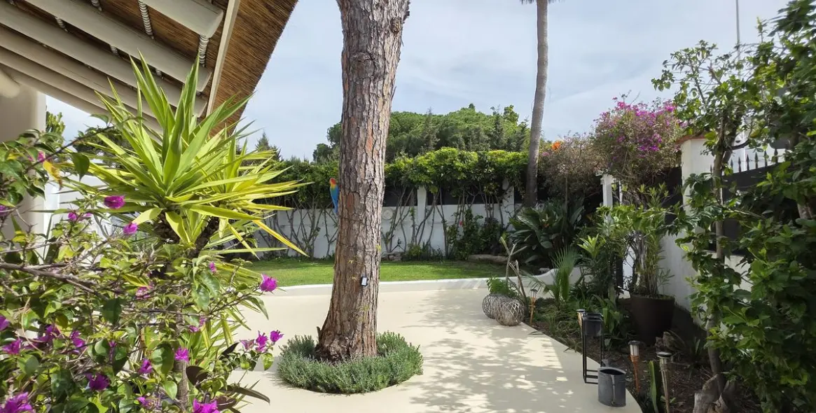 Продажа  отдельно стоящей виллы в Calahonda 34