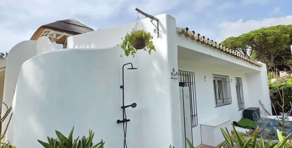 Продажа  отдельно стоящей виллы в Calahonda 35