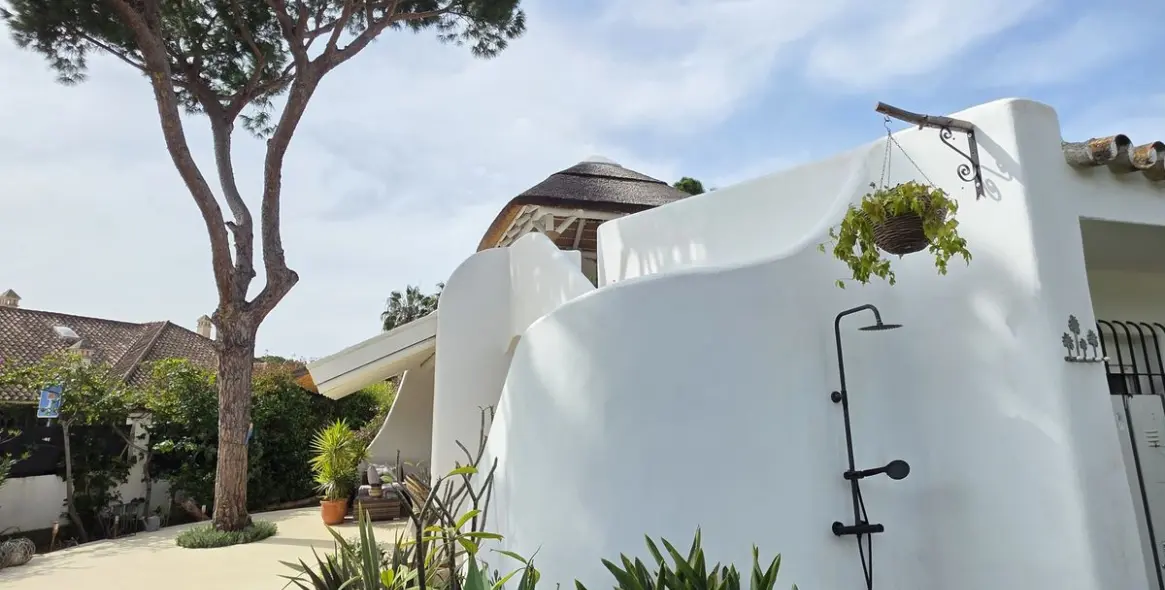 Продажа  отдельно стоящей виллы в Calahonda 36