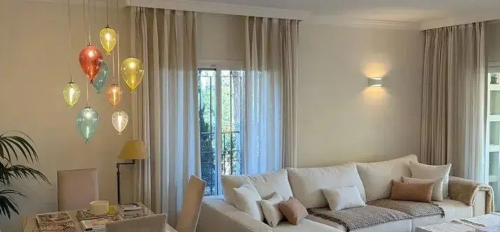 Sale of middle floor apartment in Elviria 2