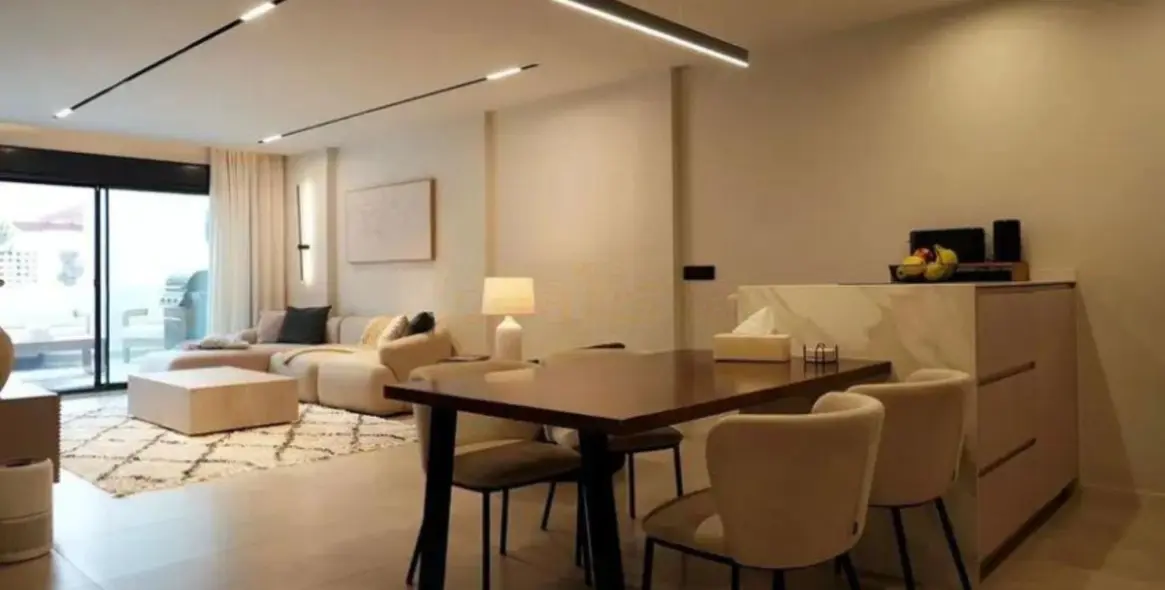 Продажа апартаментов на первом этаже в Nueva Andalucía 2