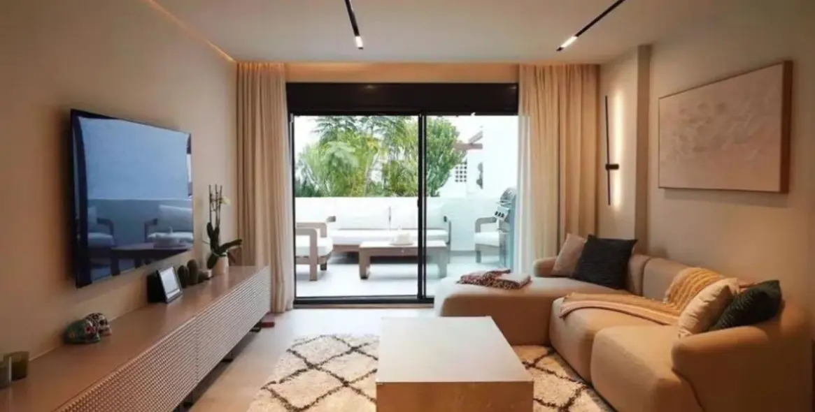 Продажа апартаментов на первом этаже в Nueva Andalucía 4