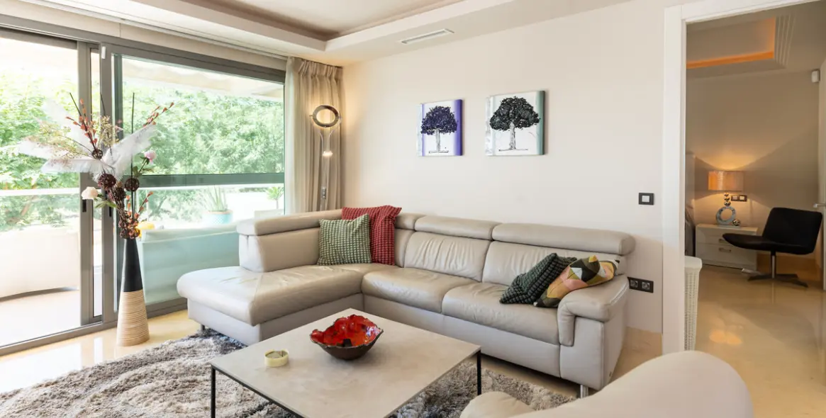 Venta de apartamento en planta media en Benahavís 7