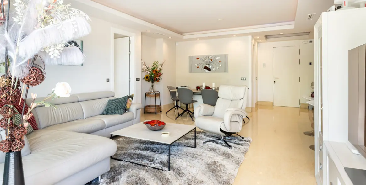 Venta de apartamento en planta media en Benahavís 8