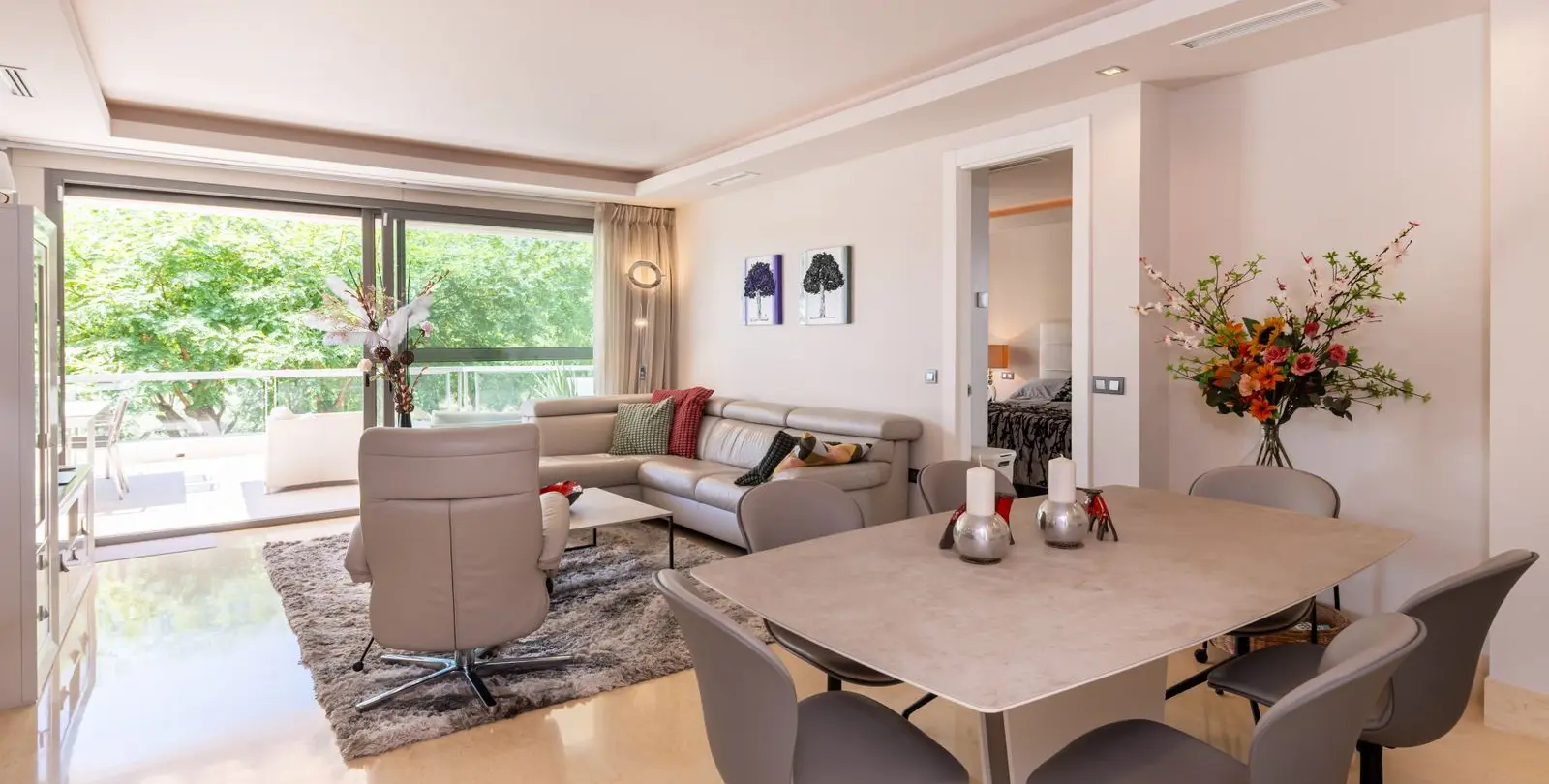Sale of ground floor apartment in Benahavís 6