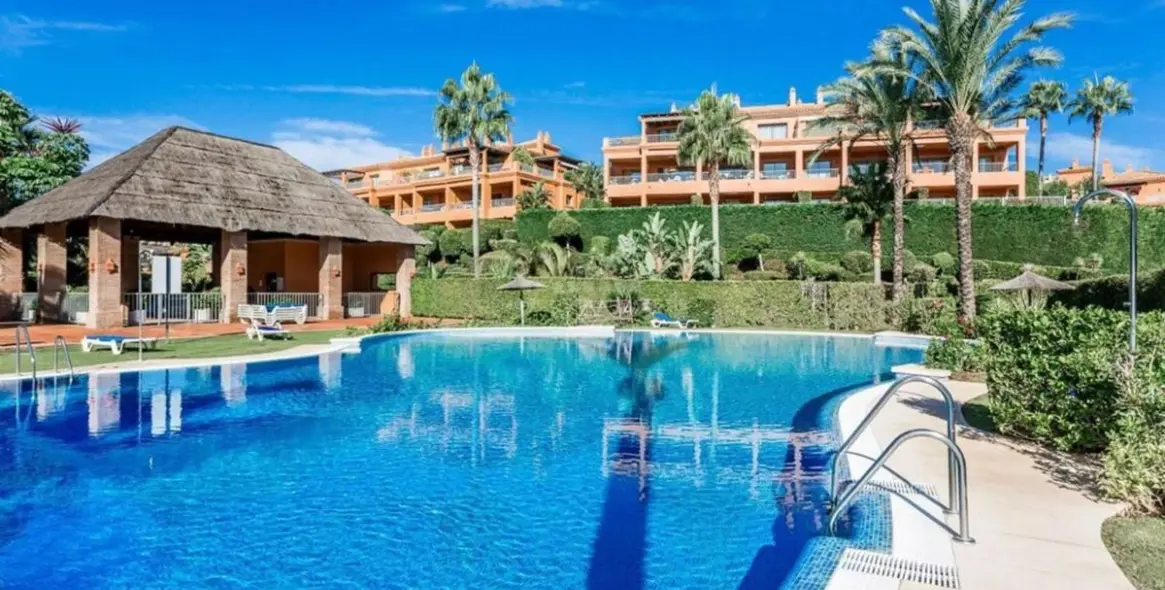 Sale of ground floor apartment in Estepona 3
