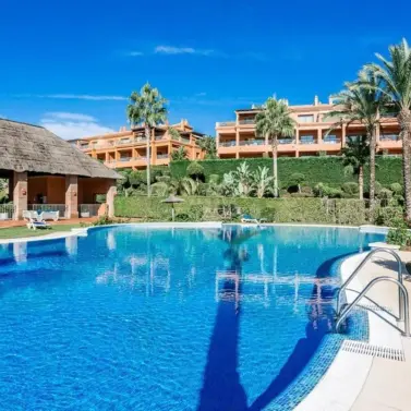 Venta de apartamento en planta baja en Estepona